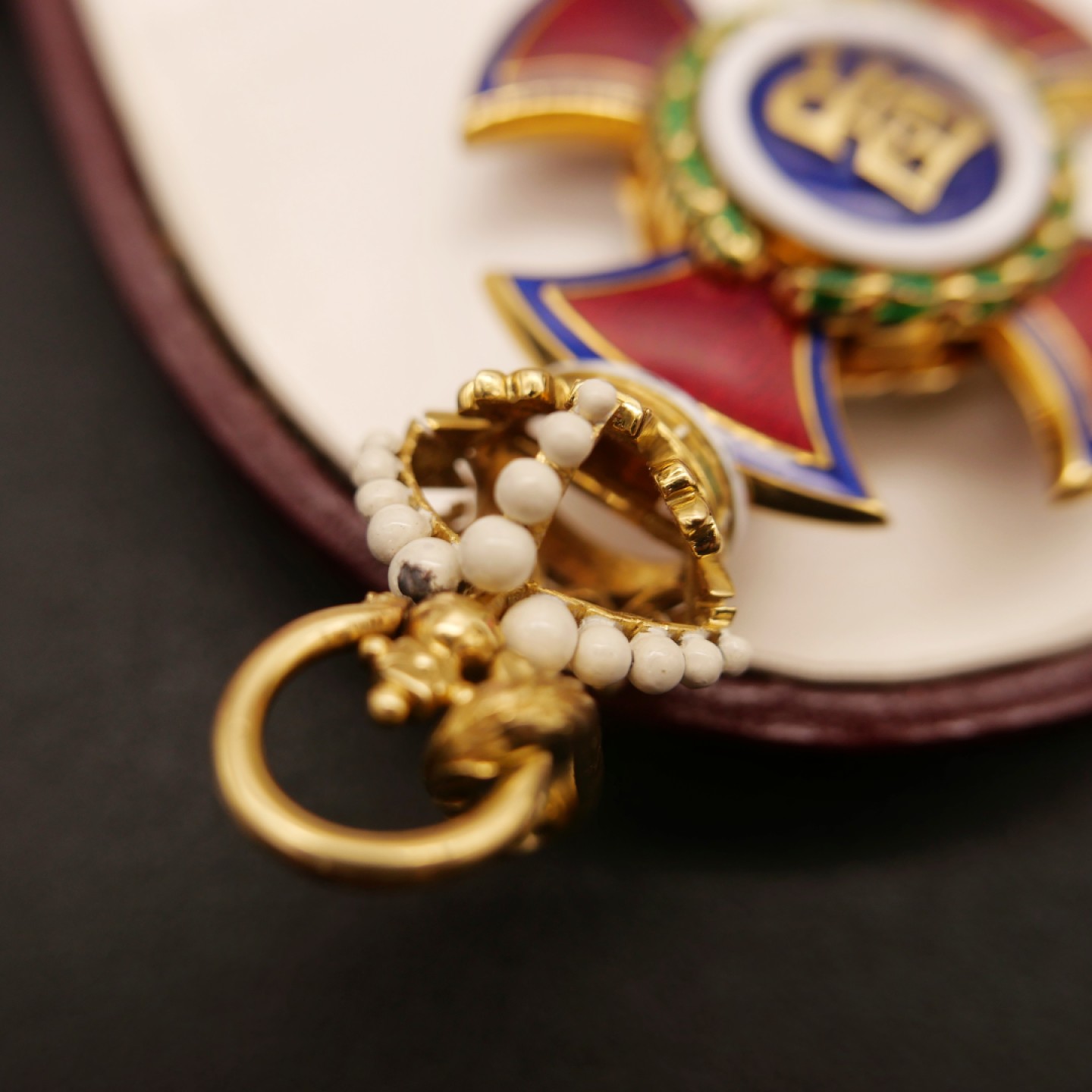 交易所2月25日英国/联邦币章专场 英国功绩勋章，金质，伊丽莎白二世版本，罕见原品！