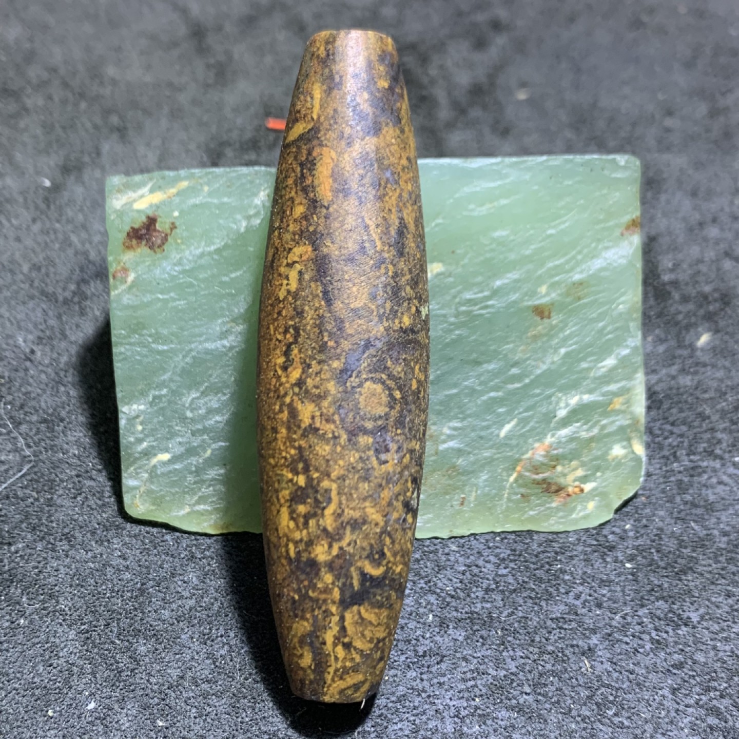 精美九眼页岩鱼籽纹蒙天珠大天珠一颗！