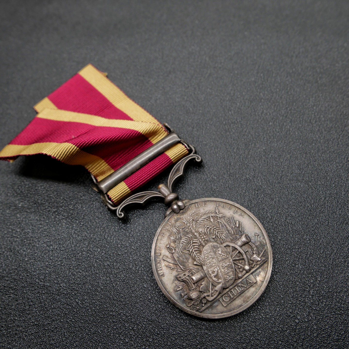 交易所2月25日英国/联邦币章专场 英国第二次鸦片战争奖章，银质，海军版，广东1857勋条