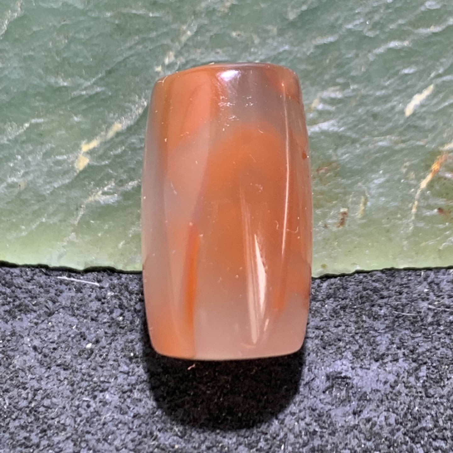 川料南红玛瑙冰飘火焰纹随形桶珠一颗！