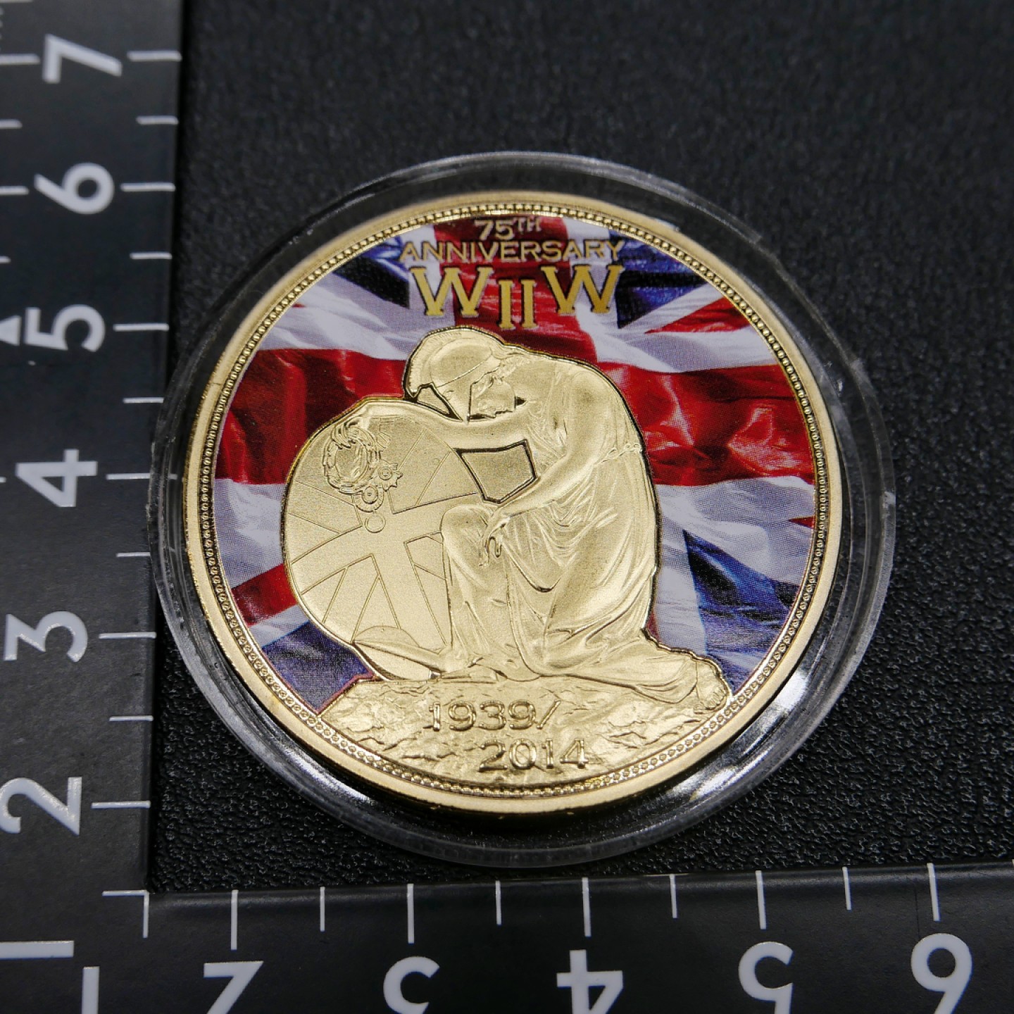 交易所2月25日英国/联邦币章专场 英国二战75周年纪念币，镀金完整