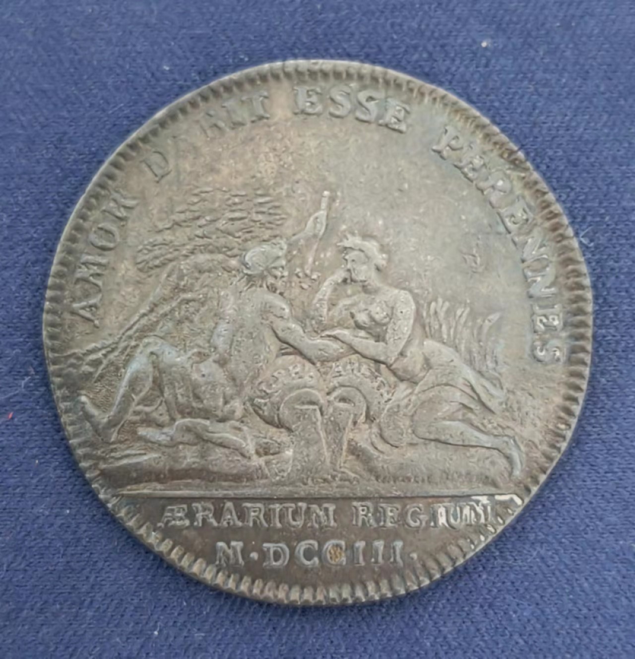 精品八角代币jeton专场第8期（路易大帝，拿破仑，安托瓦内特，新艺术） 1703年法国银jeton皇家宝藏，28mm7.3g。