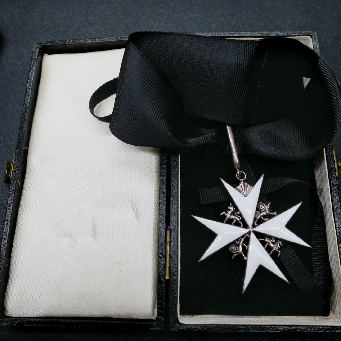 交易所2月25日英国/联邦币章专场 英国指挥官级圣约翰勋章，银质珐琅