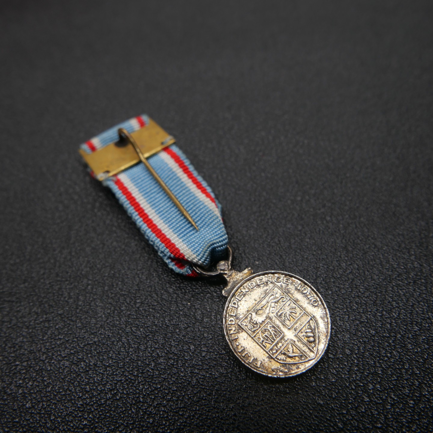 交易所2月25日英国/联邦币章专场 英国斐济独立迷你尺寸奖章