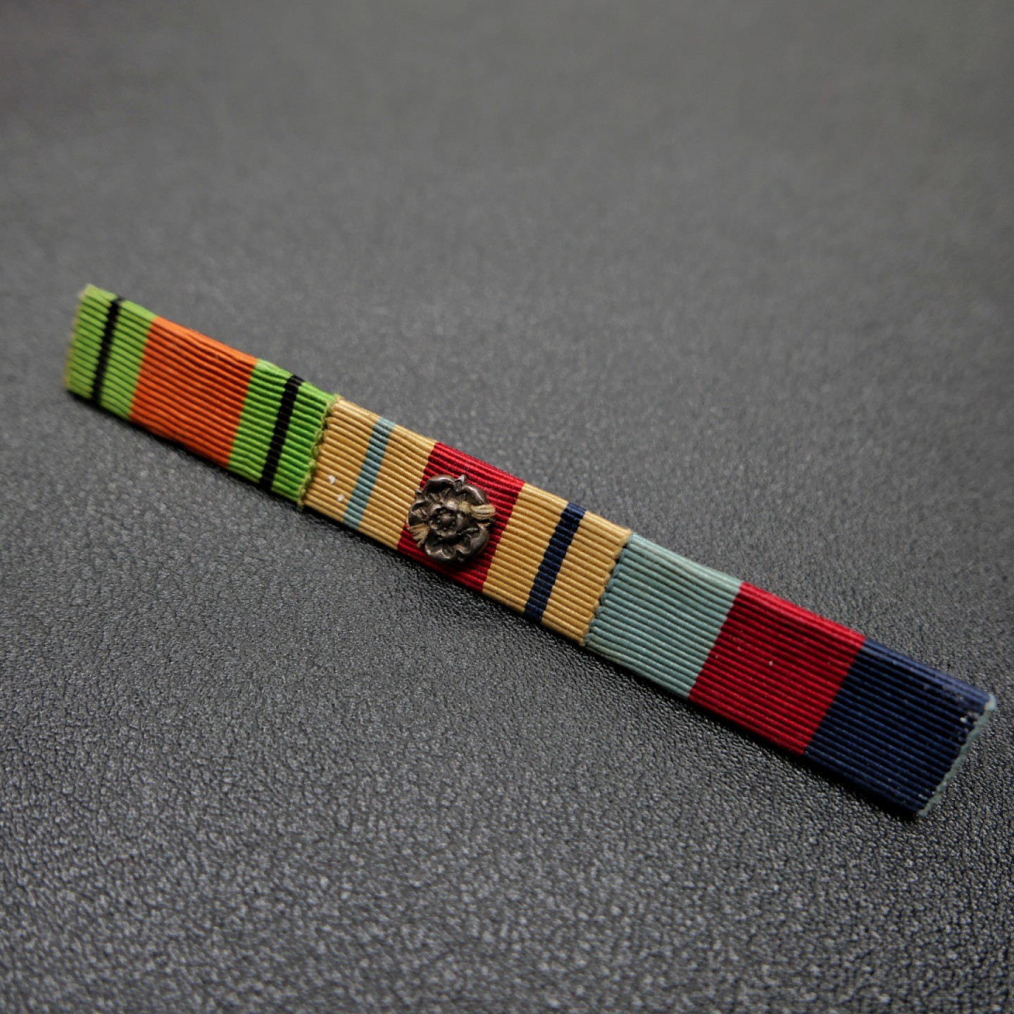 交易所2月25日英国/联邦币章专场 英国二战三联勋略一组