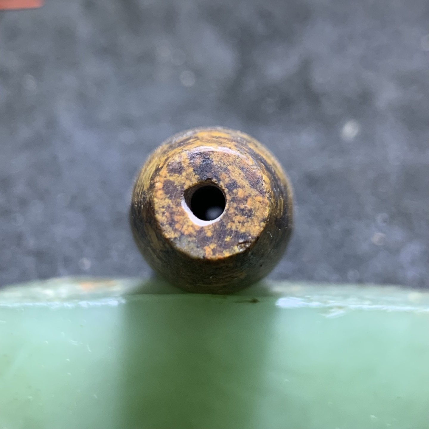 精美九眼页岩鱼籽纹蒙天珠大天珠一颗！