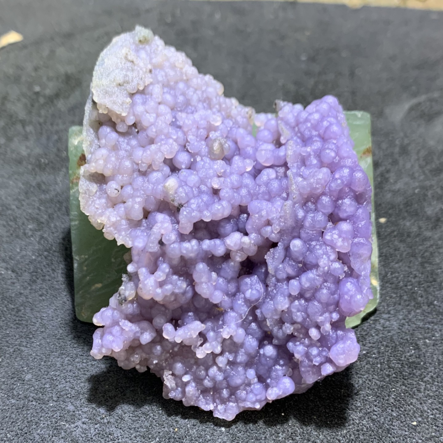 精美印尼紫罗兰葡萄玛瑙原石一个，