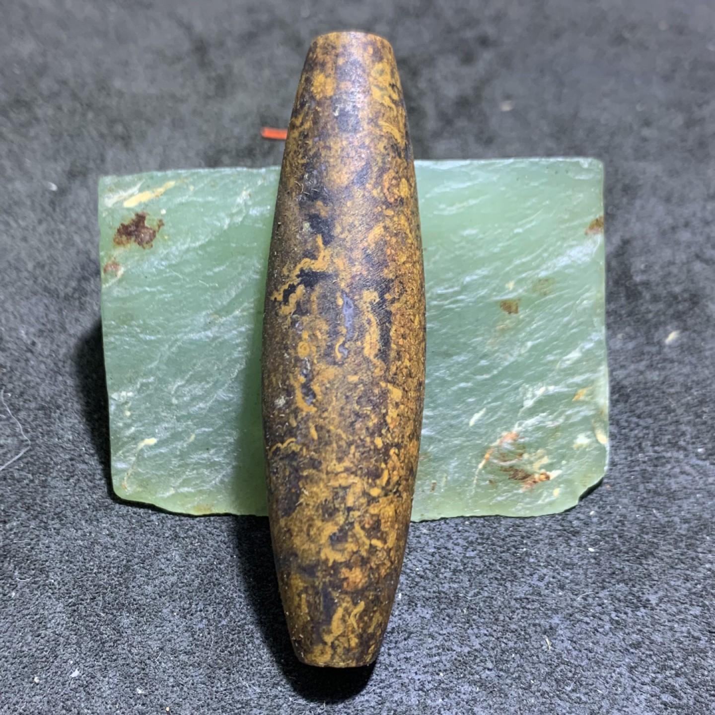 精美九眼页岩鱼籽纹蒙天珠大天珠一颗！