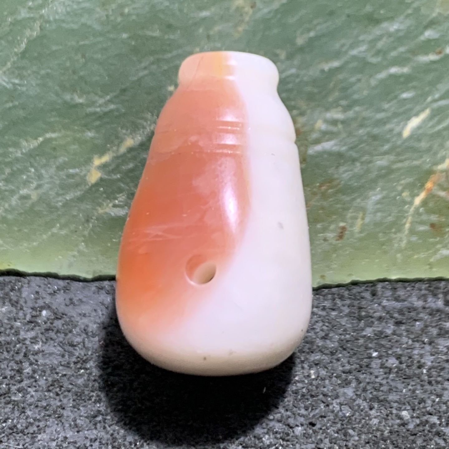 保山南红玛瑙红白双色三通佛头一个，