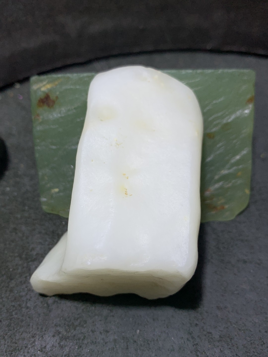 放福利！精美天然地表奶白金丝玉籽料原石一块！