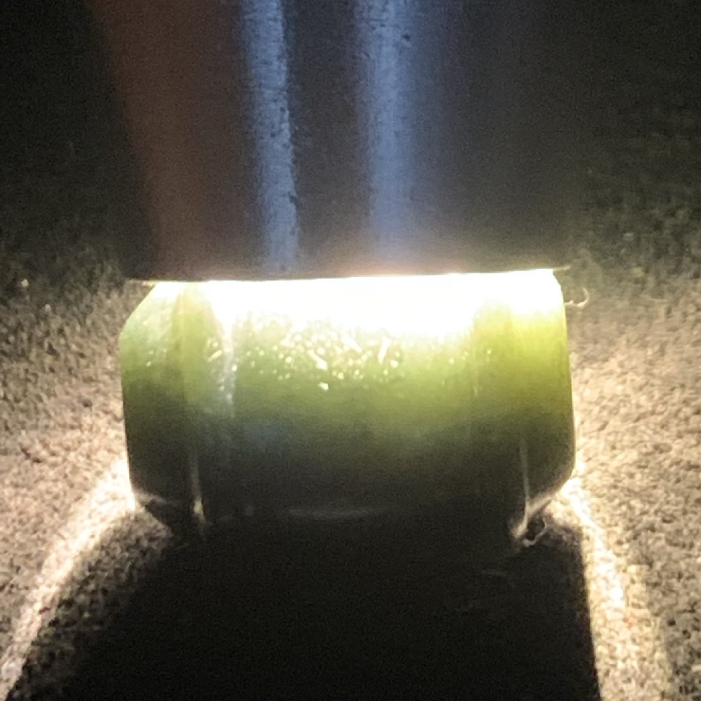 天然新疆和田青玉桶珠一颗，