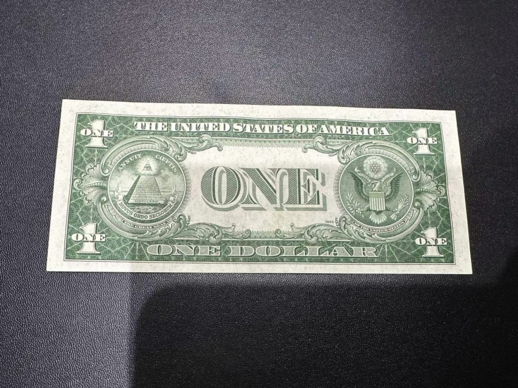 《外钞收藏家》第二百四十四期 连拍场二 1935年蓝库印1美元 全新 尾10 年代久 没那么绝