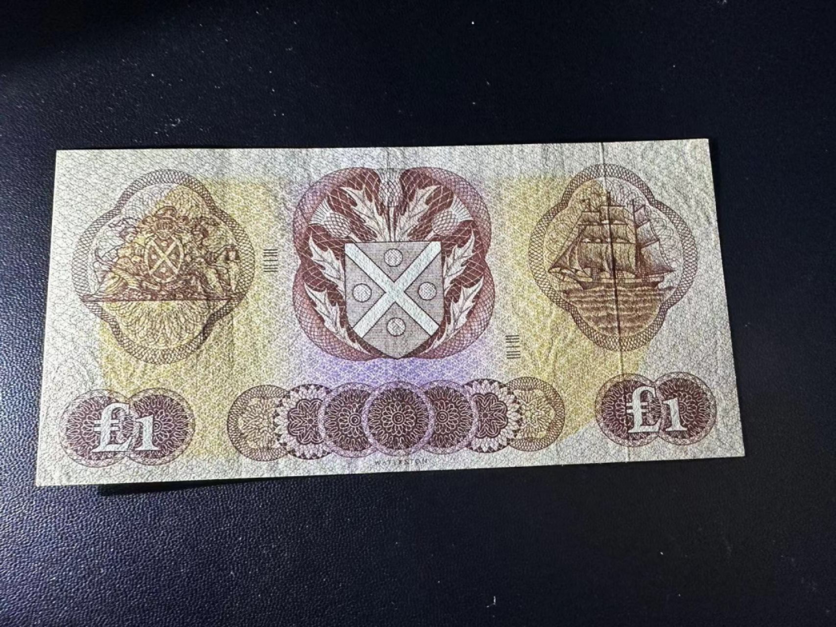 《外钞收藏家》第二百四十四期 连拍场二 1968年苏格兰1镑 A/1冠无47尾8 UNC-