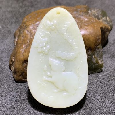 精美和田玉雕刻招财鼠牌子一个， - 精美和田玉雕刻招财鼠牌子一个，