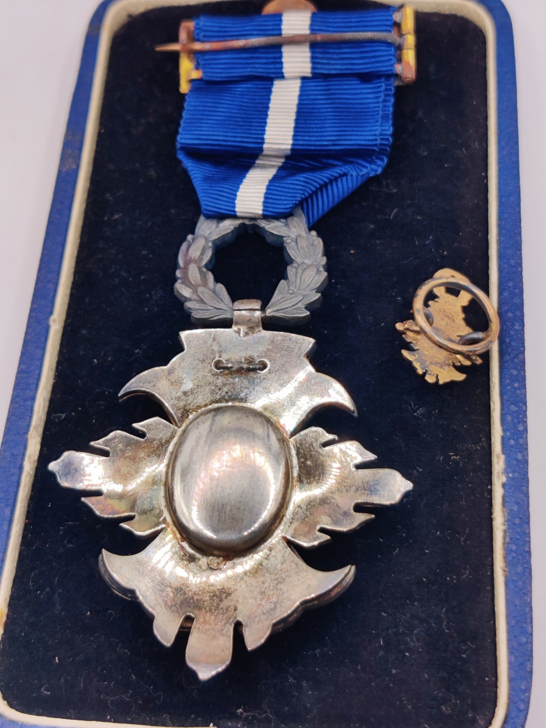 全场0元起拍 第33期 咸鱼国勋章拍卖专场 2月26日（周日）下午6：00开始 	西班牙佛朗哥时期民事功绩勋章 早期银质珐琅带mini章