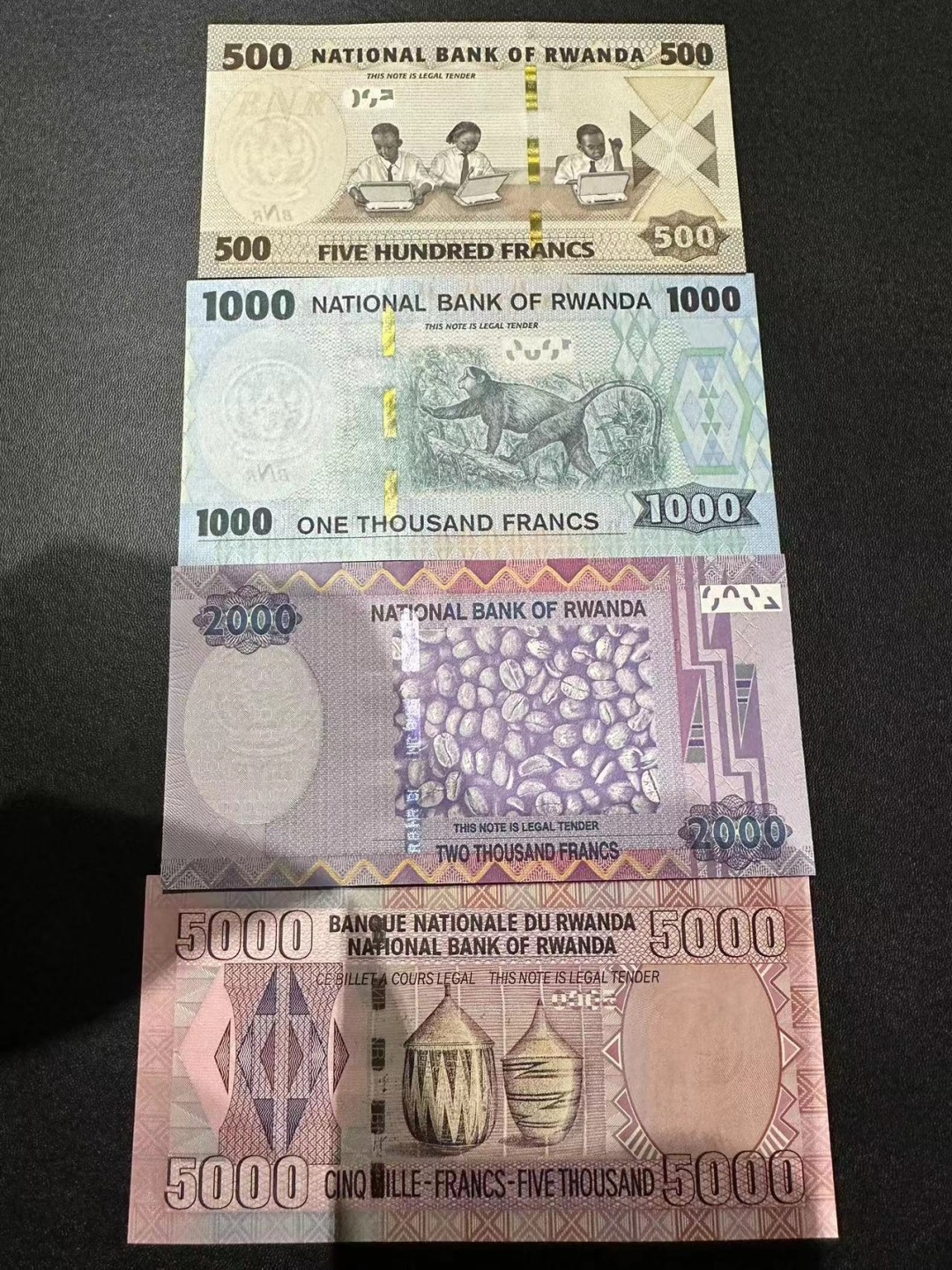 《外钞收藏家》第二百四十四期 连拍场二 卢旺达500-5000 四张一起 全新 100面额有一道压痕请注意