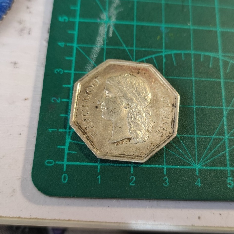 二月章牌清仓会 周五晚自动结拍 法国八角银章少见品种