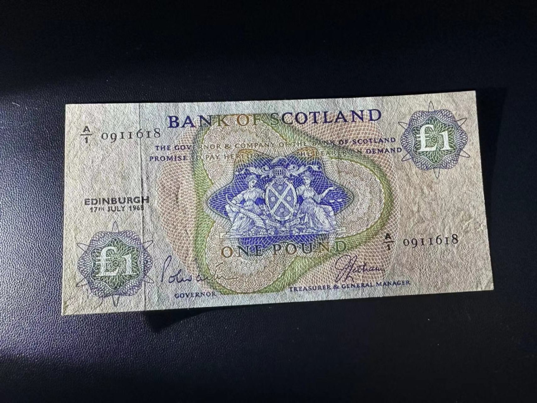 《外钞收藏家》第二百四十四期 连拍场二 1968年苏格兰1镑 A/1冠无47尾8 UNC-