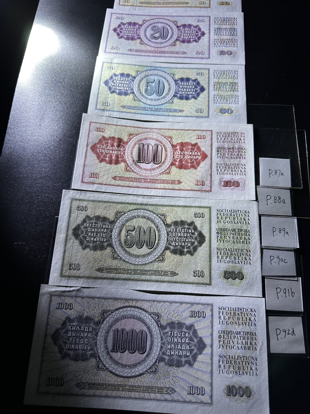 《外钞收藏家》第二百四十三期（南斯拉夫、塞尔维亚、马其顿专场） 南斯拉夫1978-1986年版全套面值共6枚，10/20/50/100/500/1000第纳尔 全新UNC