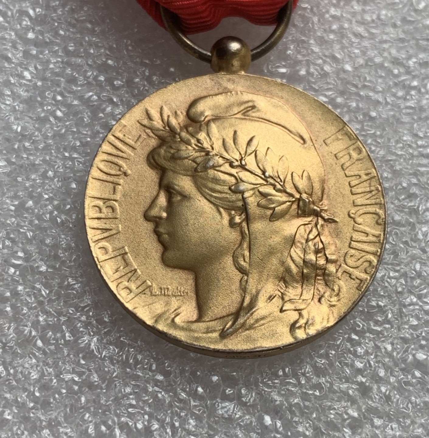 瓶子🏺第80期拍卖会 法国1964年镀金银质奖章（银戳在背面上面）