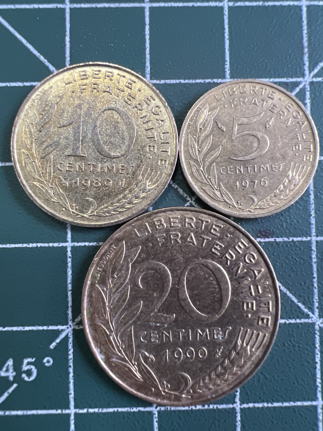 泡泡堂第233期  世界硬币邮票 （无押金，无佣金，捡漏，全场20包邮，偏远地区除外） 法国一套