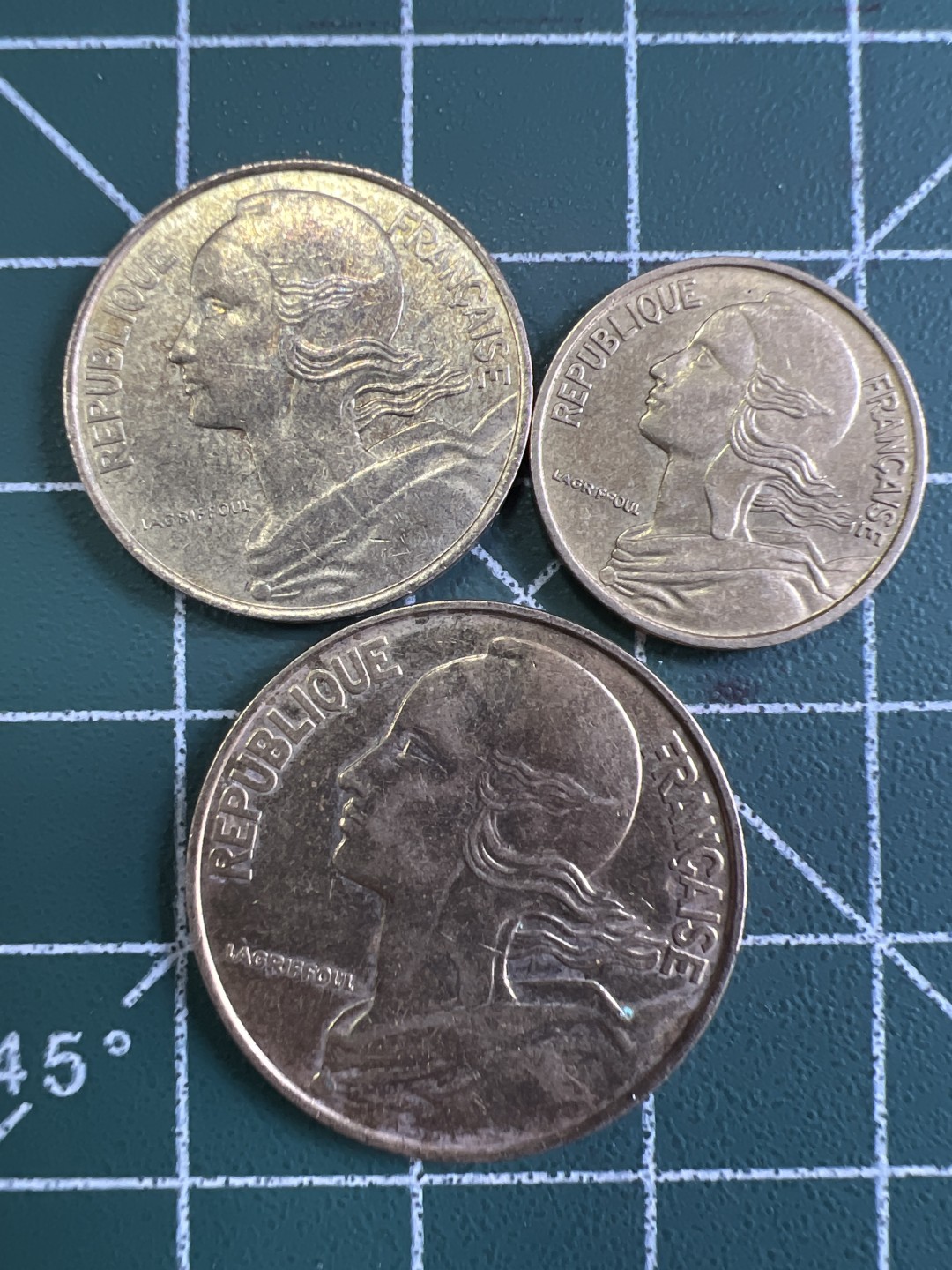 泡泡堂第233期  世界硬币邮票 （无押金，无佣金，捡漏，全场20包邮，偏远地区除外） 法国一套