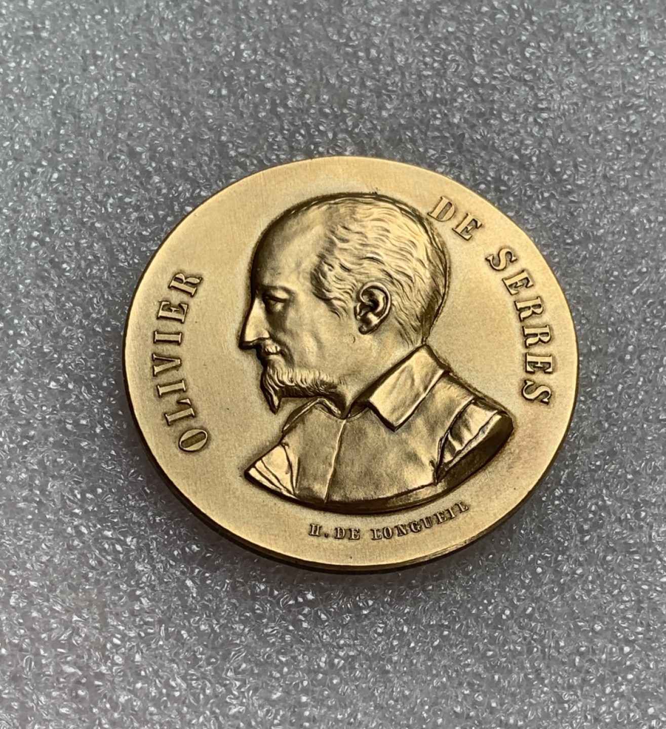 瓶子🏺第80期拍卖会 法国农艺学之父奥利维耶.德赛尔纪念镀金银章，丰饶角Argent边銘，46克45mm