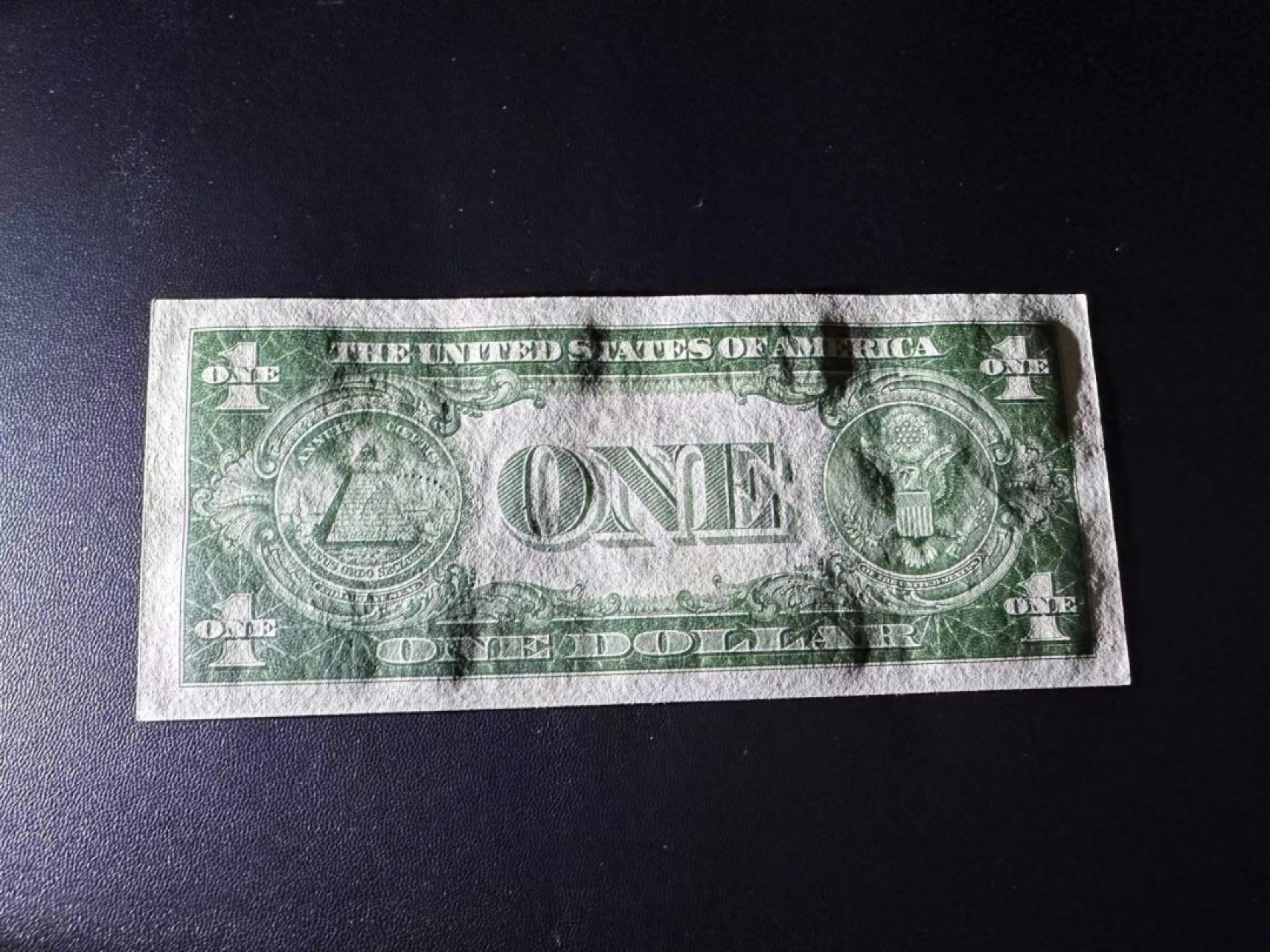 《外钞收藏家》第二百四十四期 连拍场二 1935年蓝库印1美元 全新 尾12 年头久没那么绝