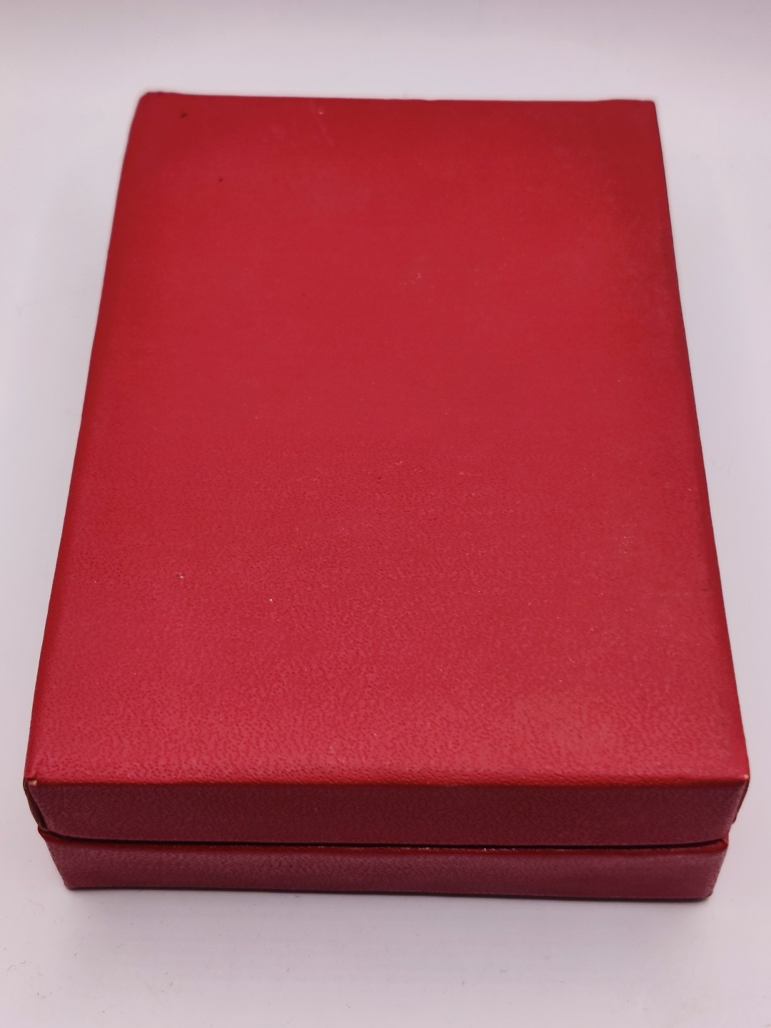 全场0元起拍 第33期 咸鱼国勋章拍卖专场 2月26日（周日）下午6：00开始 捷克斯洛伐克建设功绩奖章17764号（总理亲签，带盒略大证书纸筒）+