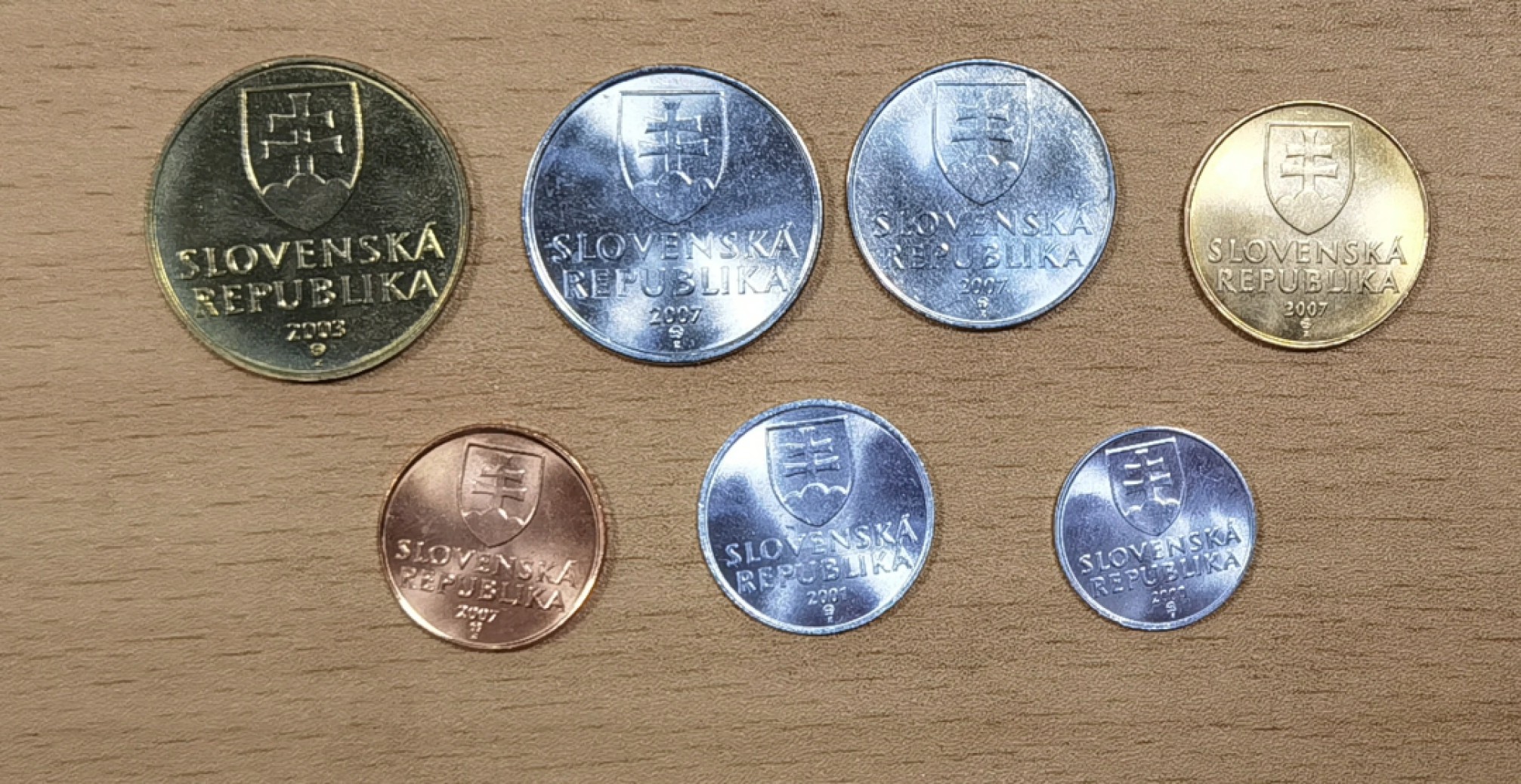 北京马甸外国币专卖微拍第九十三期，外国非贵金属纪念币，流通币专场，陆续上新，欢迎关注 斯洛伐克