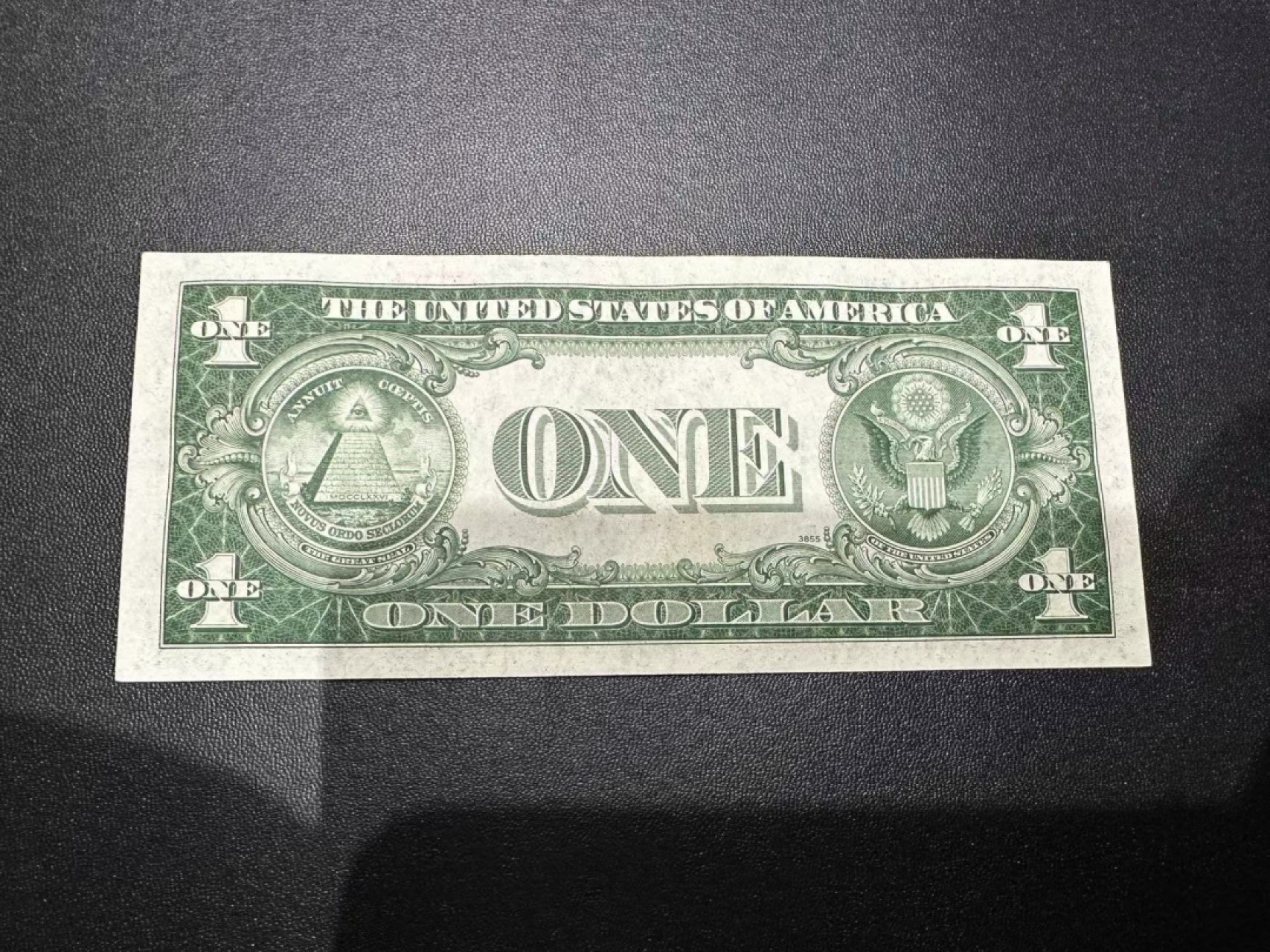 《外钞收藏家》第二百四十四期 连拍场二 1935年蓝库印1美元 全新 尾12 年头久没那么绝