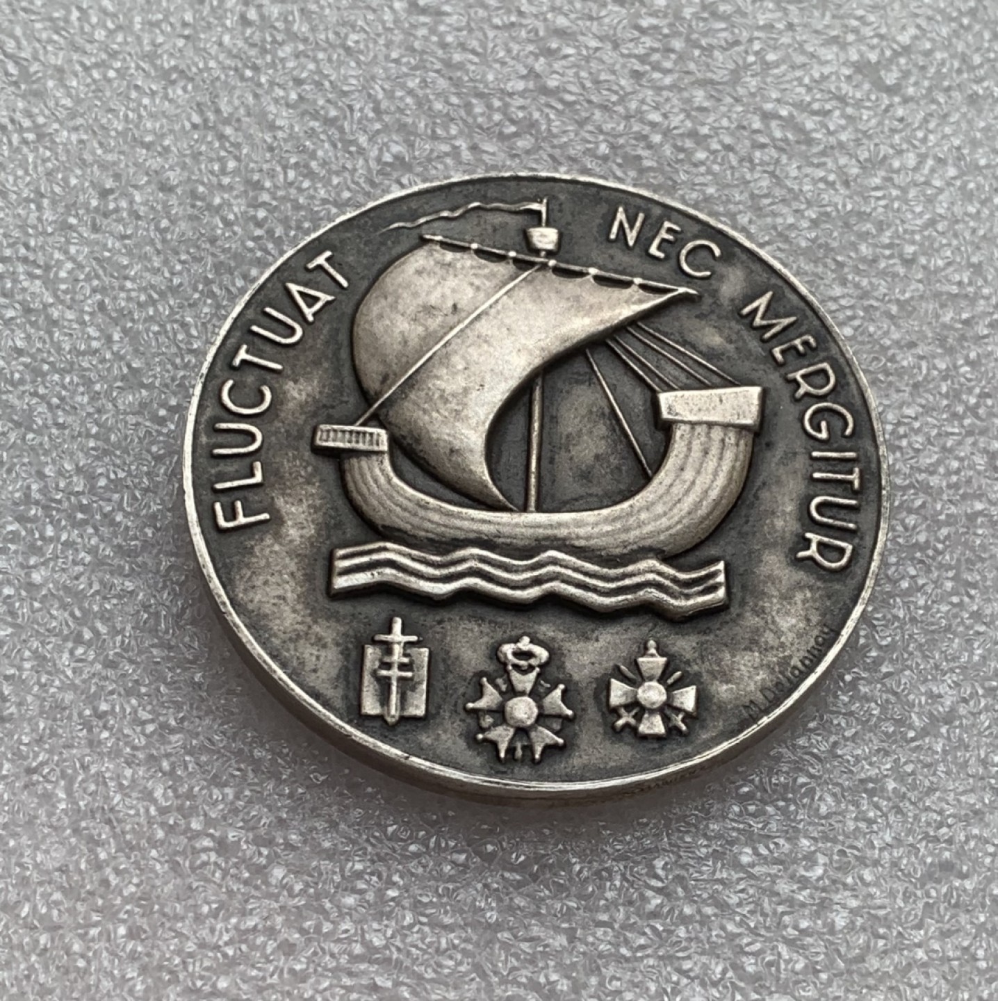 瓶子🏺第80期拍卖会 法国1956年巴黎市国际马拉松比赛纪念银章，丰饶角1Argent银标，65克，50mm