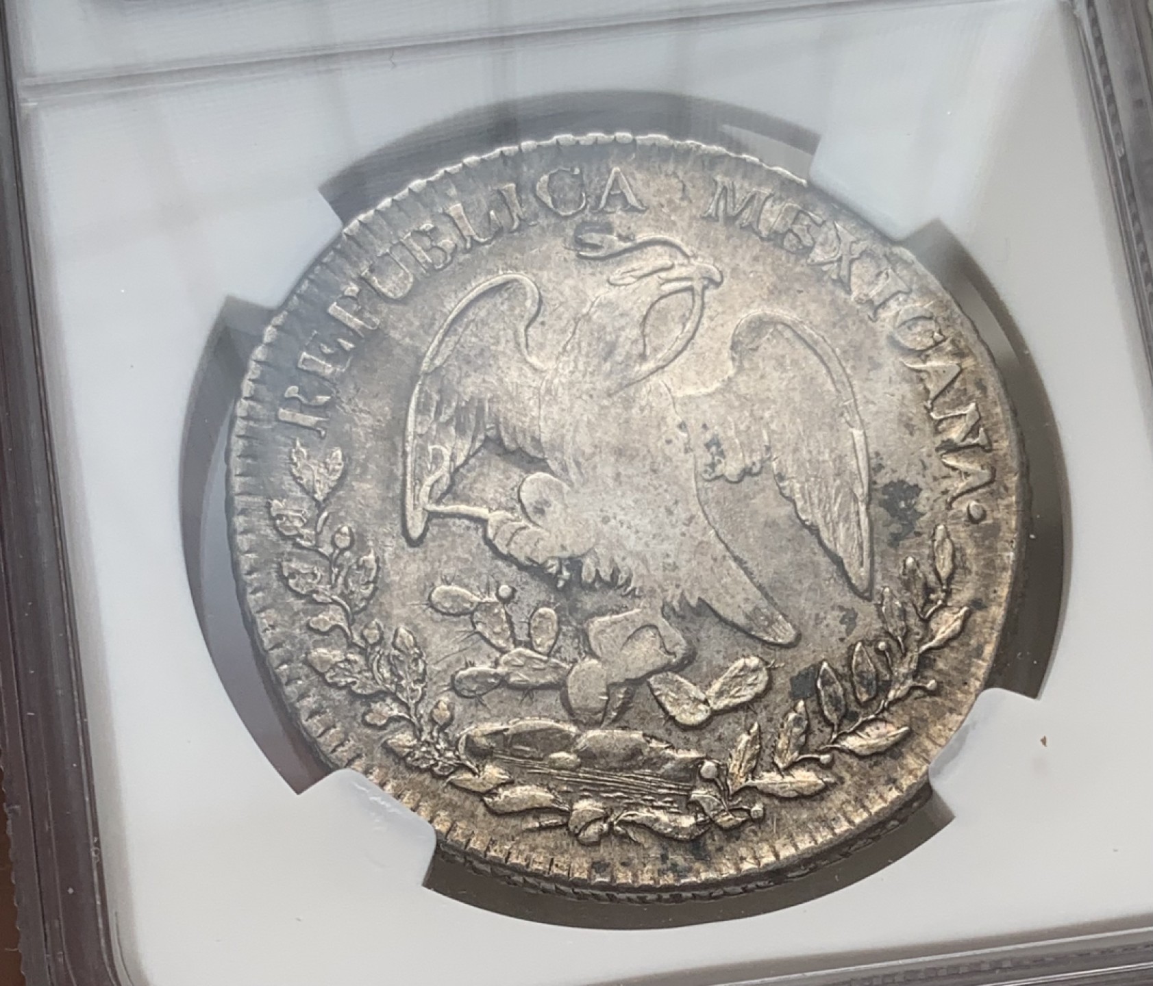 瓶子🏺第80期拍卖会 墨西哥1833年早期鹰洋大银币（状态不错给的清洗）