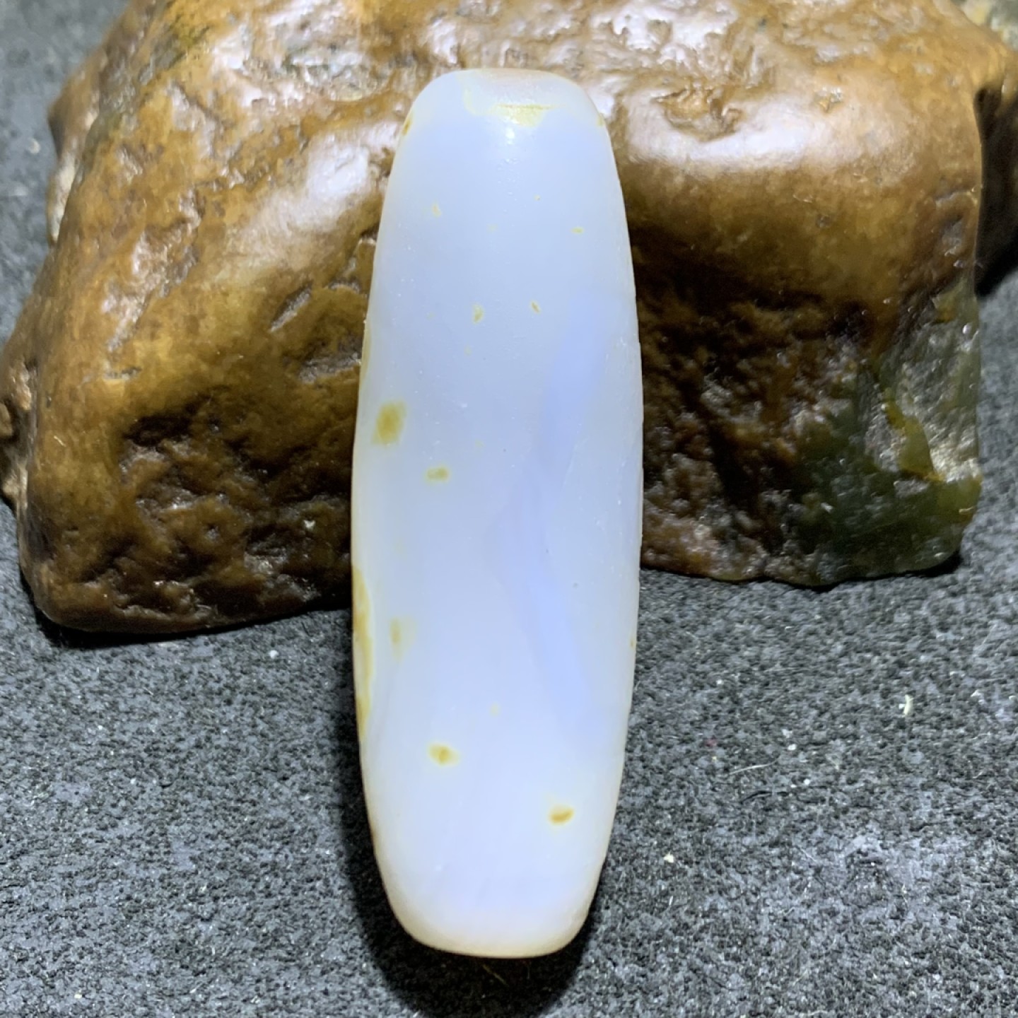 放福利，精美风化纹白玛瑙桶珠一颗，
