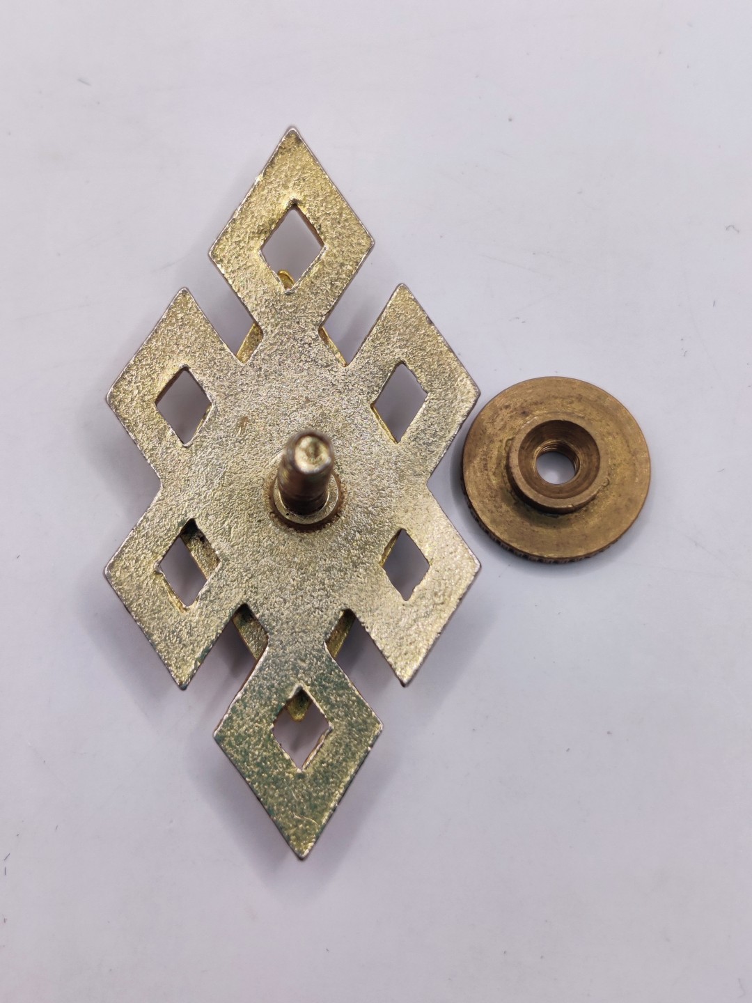 全场0元起拍 第33期 咸鱼国勋章拍卖专场 2月26日（周日）下午6：00开始 蒙古毕业证章+