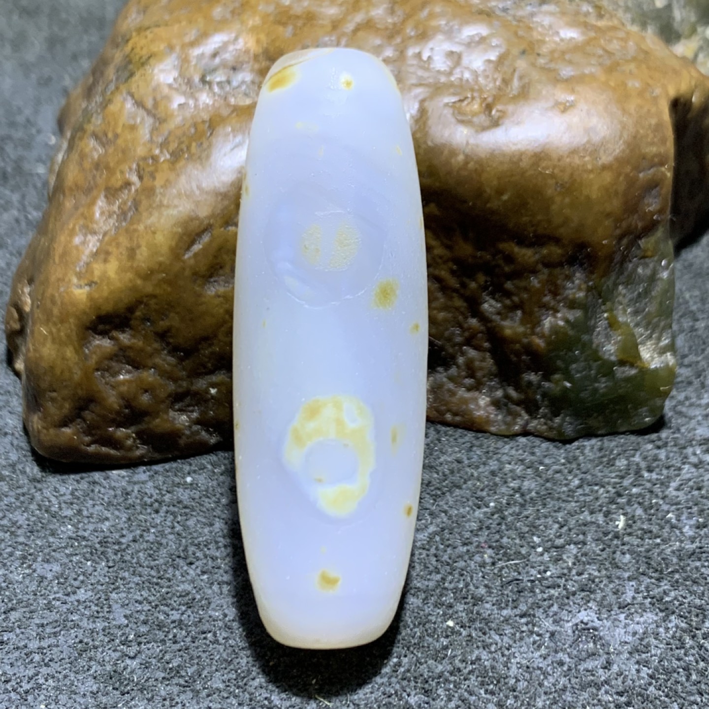 放福利，精美风化纹白玛瑙桶珠一颗，