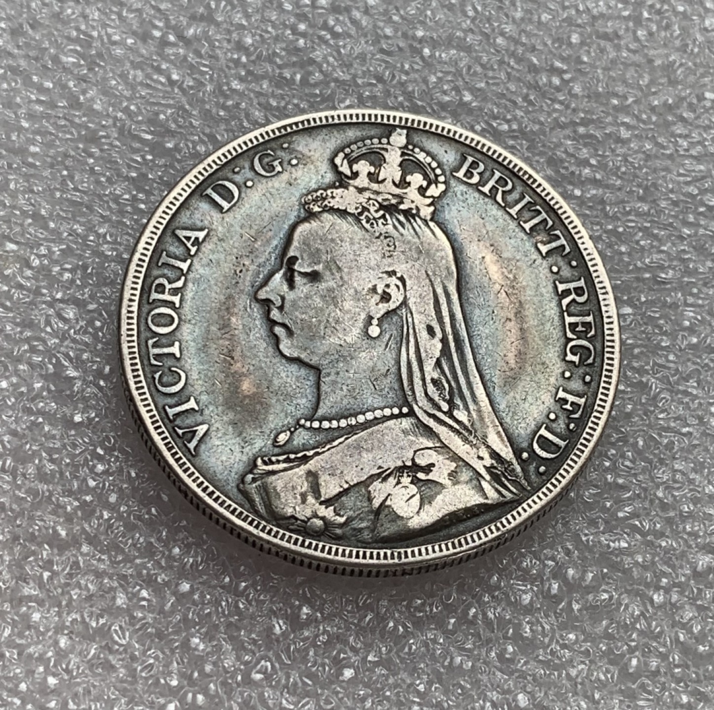 瓶子🏺第80期拍卖会 英国1888年维多利亚高冠马剑克朗银币