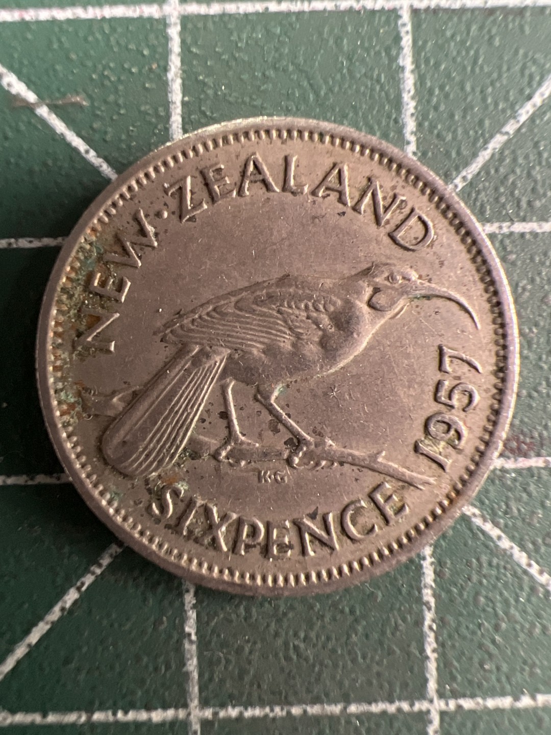 泡泡堂微拍第六十九幕硬币捡漏可累计专场👿👿，零佣金，零押金，累计满二十元包邮，接受代拍业务 新西兰乔治5世6便士银币