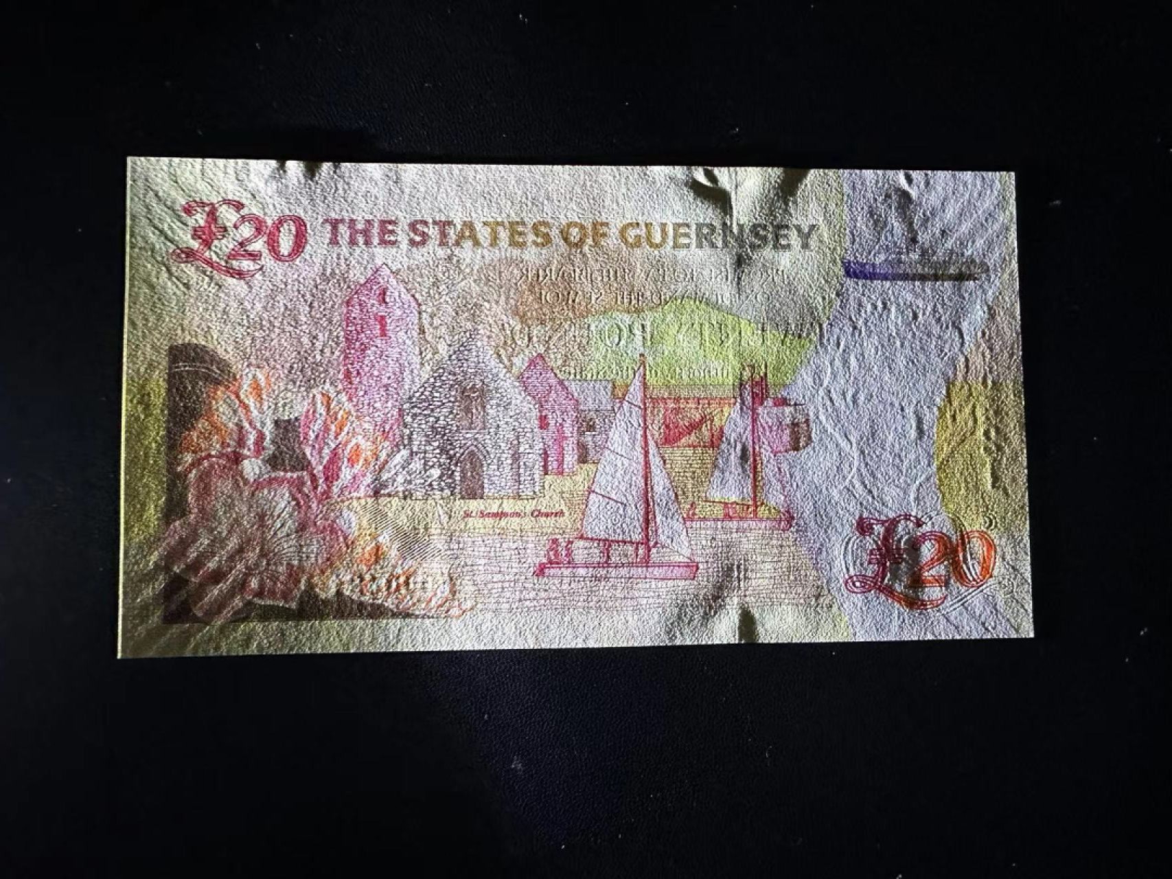 《外钞收藏家》第二百四十四期 连拍场二 格恩西20镑 全新UNC 百位号