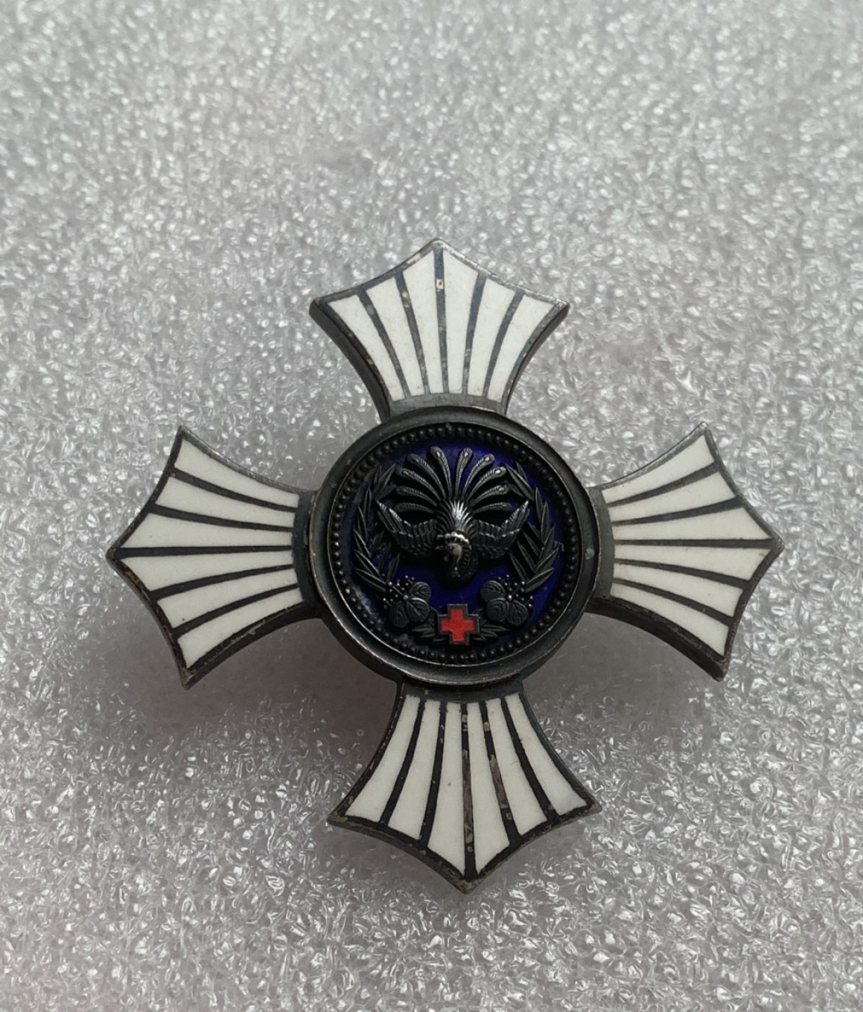 瓶子🏺第80期拍卖会 稀少赤十字银质奖章26克