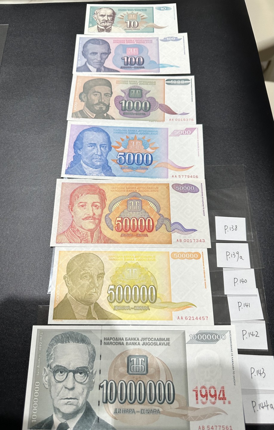 《外钞收藏家》第二百四十三期（南斯拉夫、塞尔维亚、马其顿专场） 南斯拉夫1994年版，10/100/1000/5000/5W/50W/1000W 全新UNC