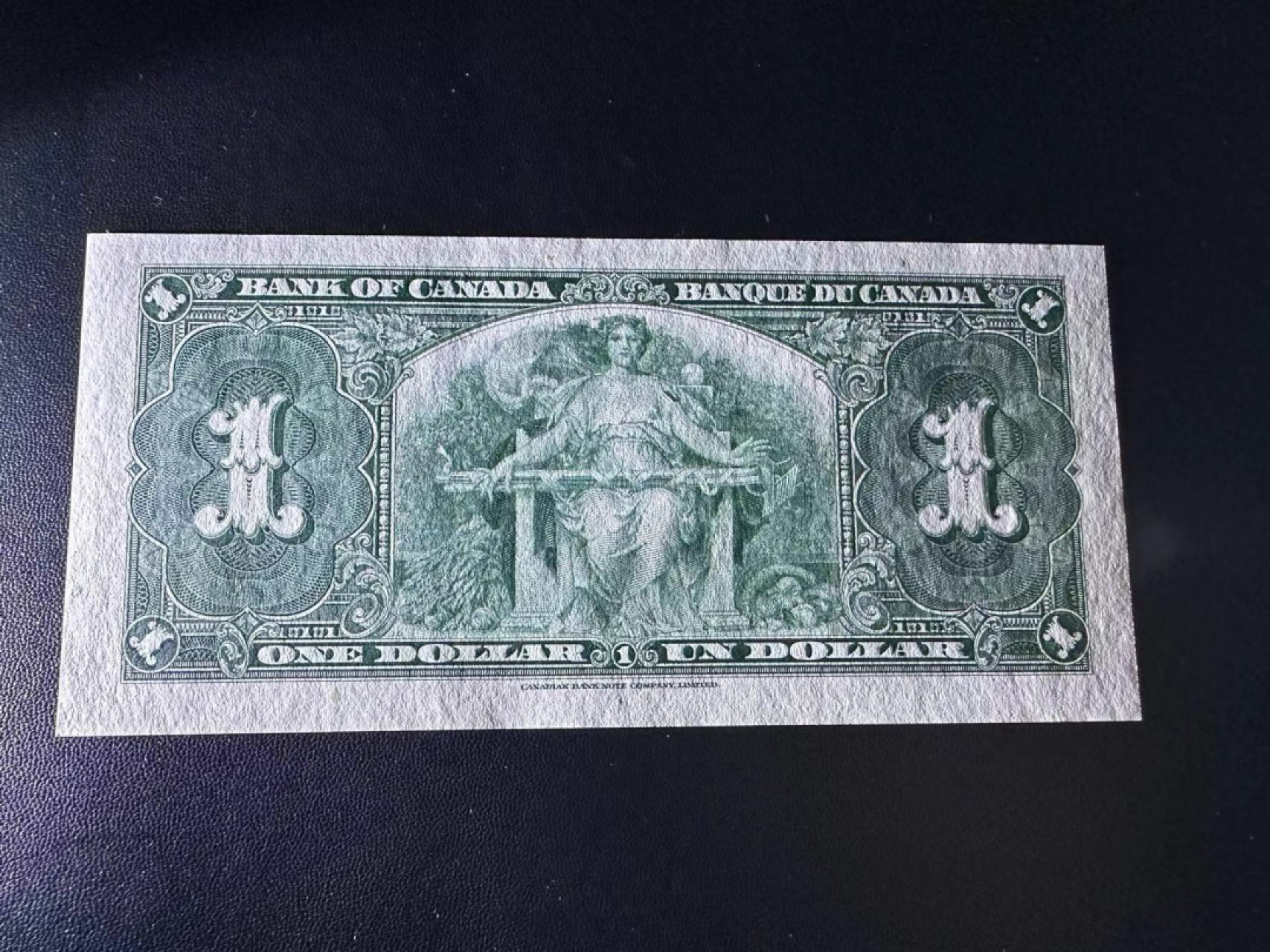 《外钞收藏家》第二百四十四期 连拍场二 1937年加拿大1元 全新 年头久没那么绝