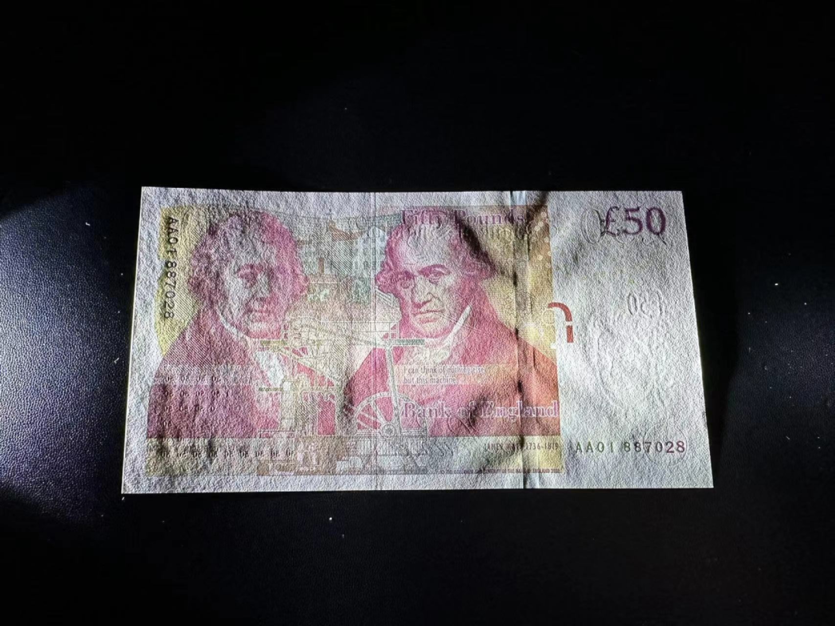 《外钞收藏家》第二百四十四期 连拍场二 英国F序列50镑 AA01首发冠 尾8