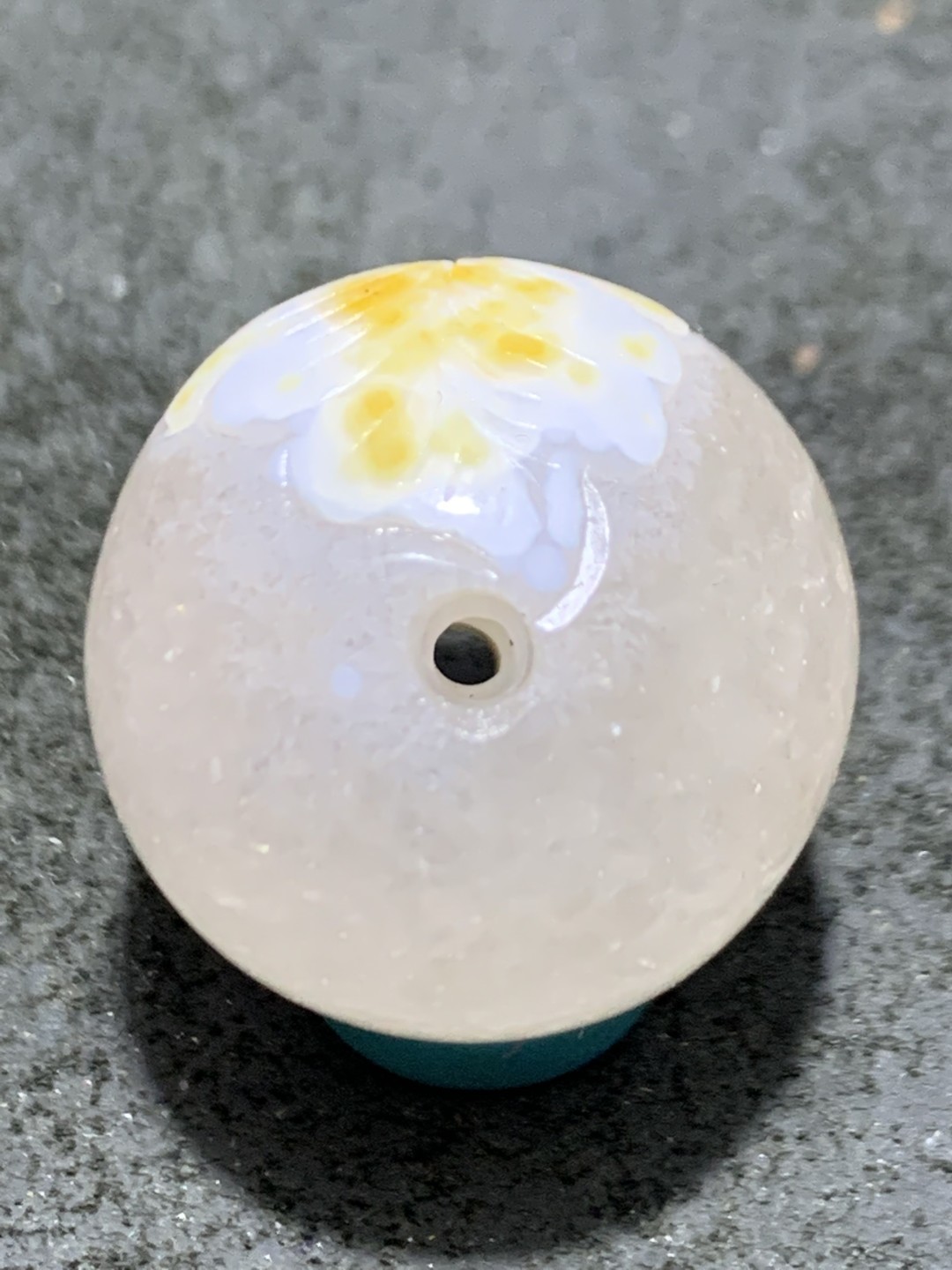 冰飘原皮战国红玛瑙手工雕刻大业有成随形珠一颗！