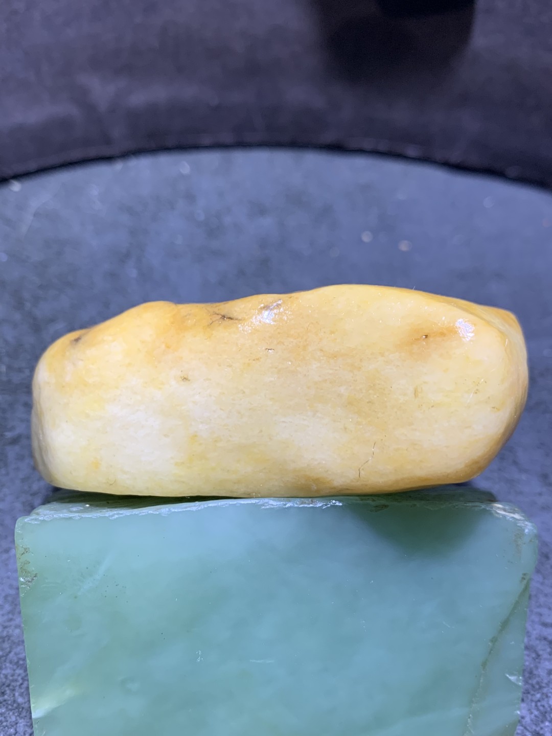 精美天然地表老皮黄白料金丝玉籽料原石一块