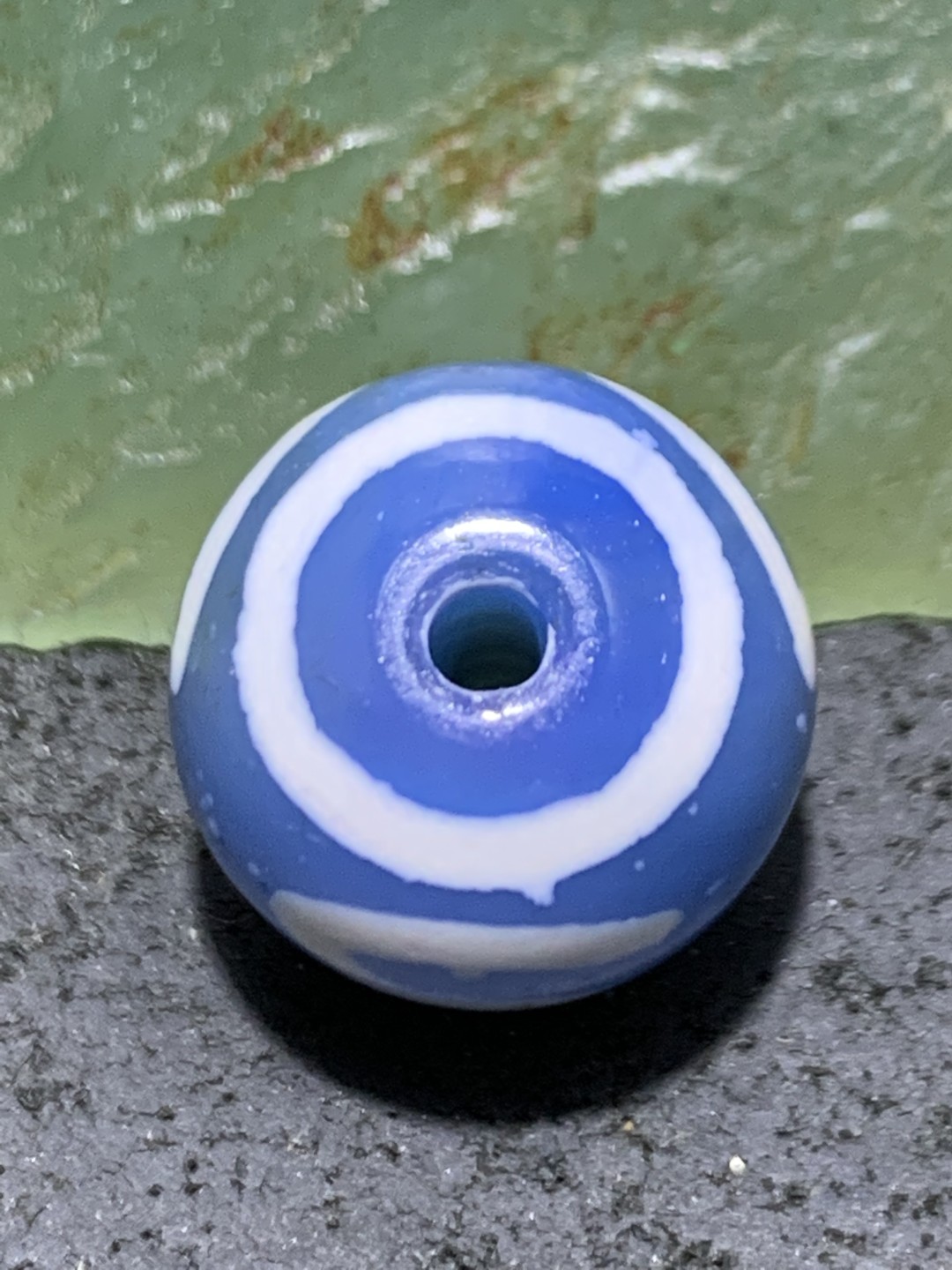 仅此一颗，精美藏传蓝玉髓金钱钩天珠一颗，