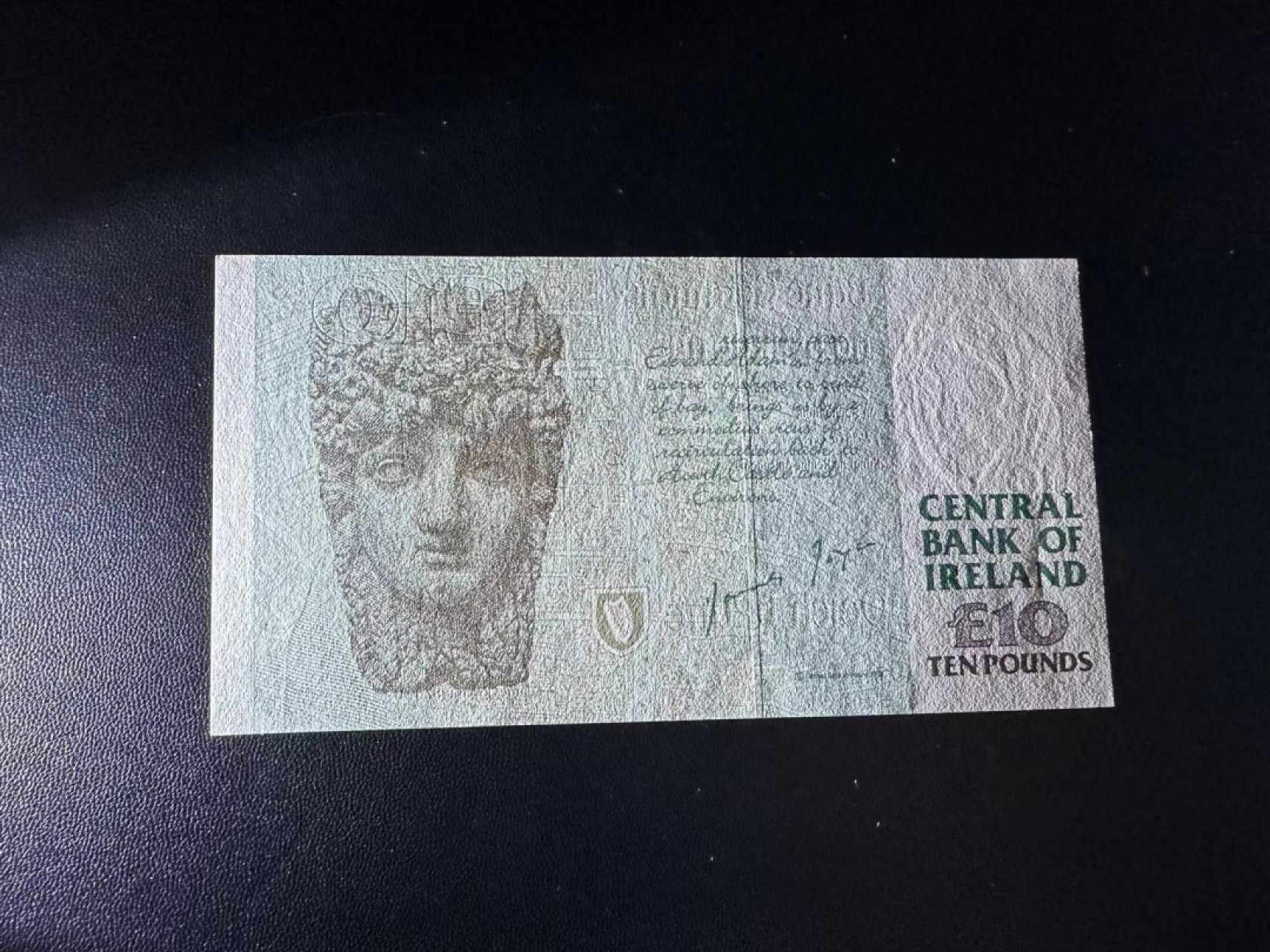 《外钞收藏家》第二百四十四期 连拍场二 1999年爱尔兰10镑 全新UNC