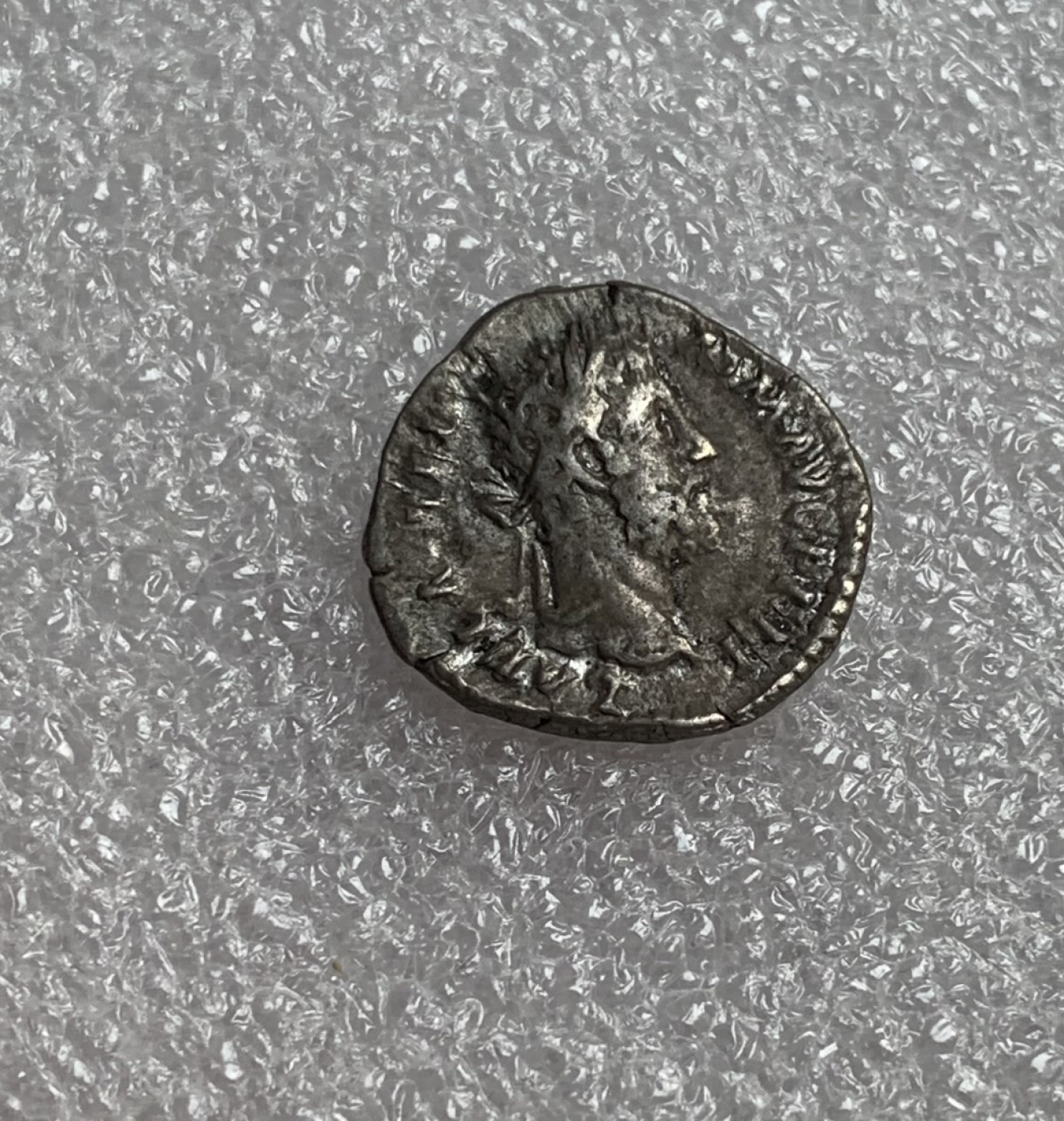 瓶子🏺第80期拍卖会 古罗马帝国康茂德背胜利女神第纳尔银币18毫米2.25克