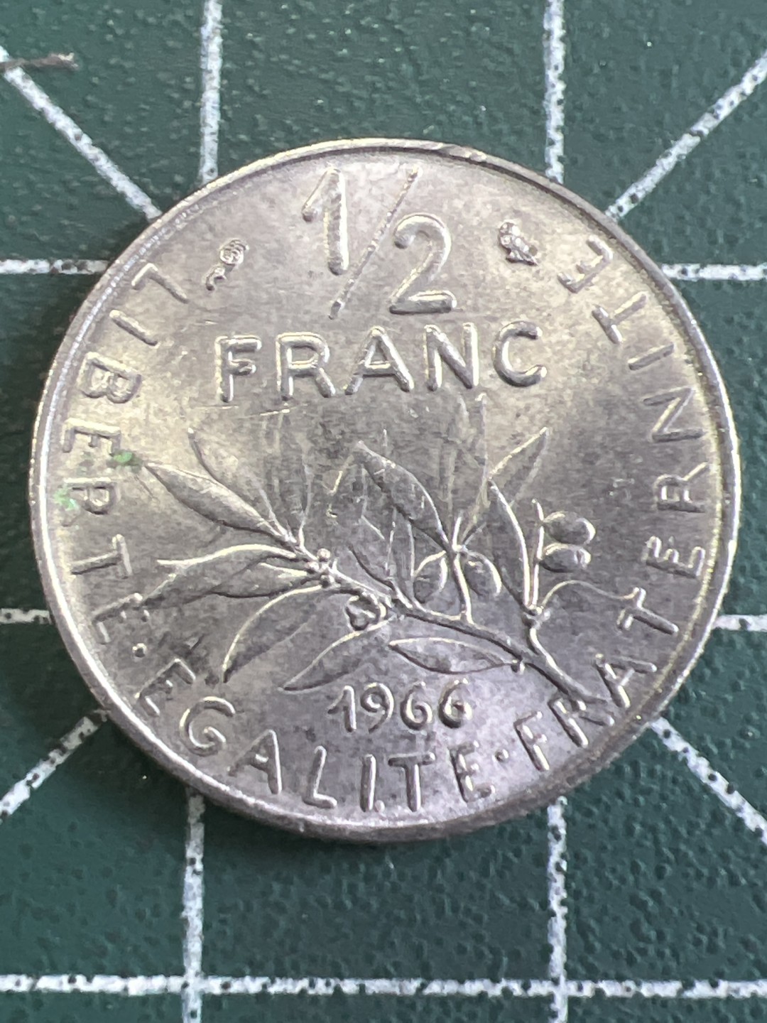 泡泡堂第233期  世界硬币邮票 （无押金，无佣金，捡漏，全场20包邮，偏远地区除外） 法国二分之一法