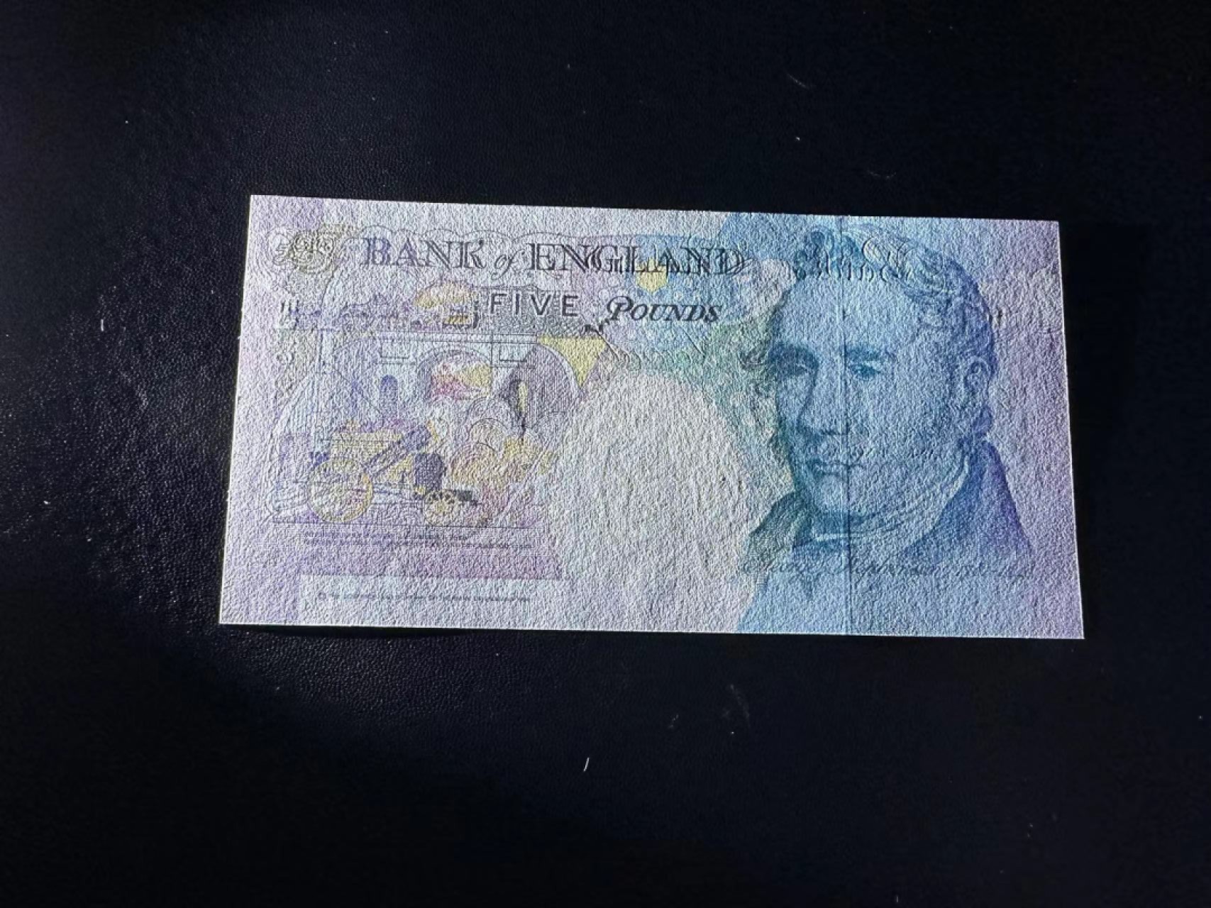 《外钞收藏家》第二百四十四期 连拍场二 英国E序列5镑 全新UNC 尾72